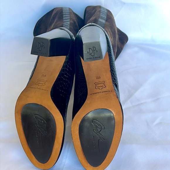 Donald J Pliner Brown Suede Chenia Boots Size 9M Women's Stacked Block Heels - Picture 3 of 8